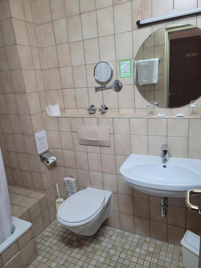Hotel Restaurant Ruppert Walluf Екстер'єр фото