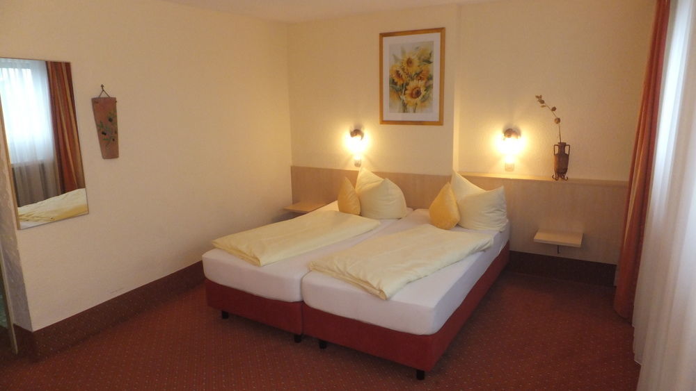 Hotel Restaurant Ruppert Walluf Екстер'єр фото